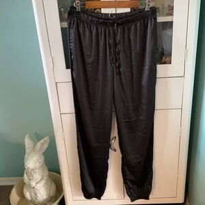 House of Harlow 1960 sz M satiny look jogger style pajama pants euc